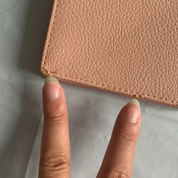 π΄ Retro-Style Pink Wallet with Palm Tree - Keep Your Essentials in Style! π΄ - Picture 7 of 10